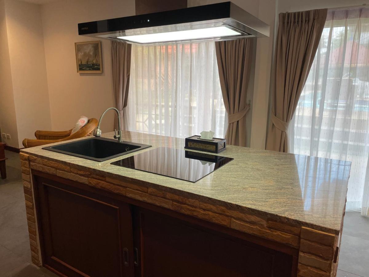 The Pace Phuket Boutique Resort Rawai Екстериор снимка