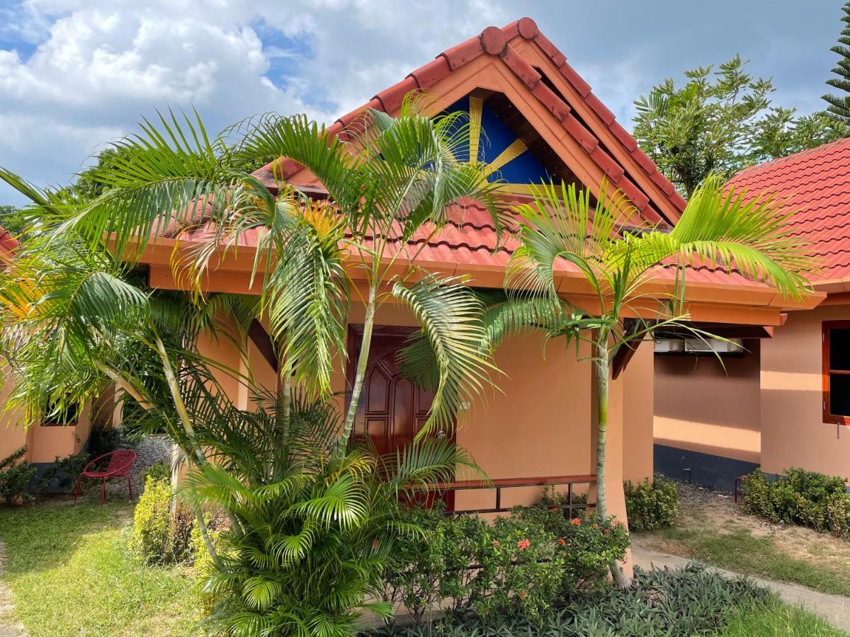 The Pace Phuket Boutique Resort Rawai Екстериор снимка
