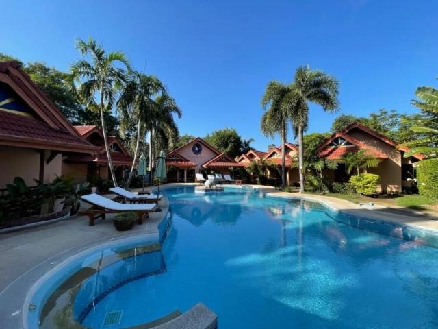The Pace Phuket Boutique Resort Rawai Екстериор снимка