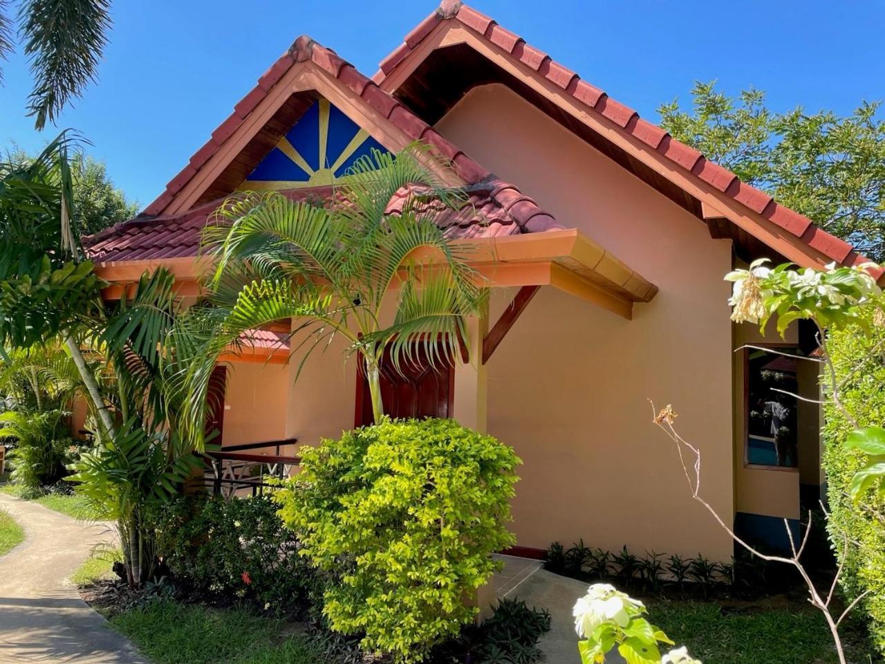 The Pace Phuket Boutique Resort Rawai Екстериор снимка